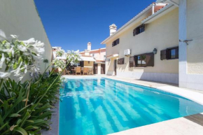 Aroeira Sunny Villa